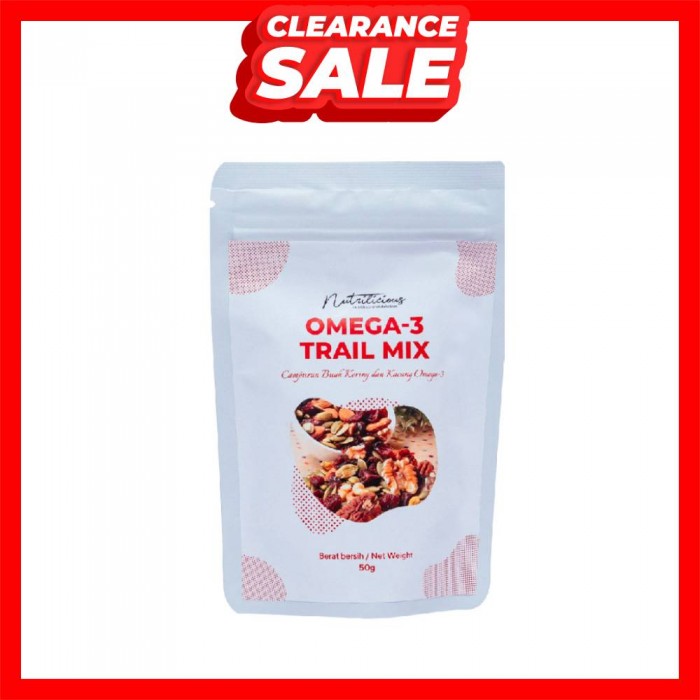 [CLEARANCE] NUTRILICIOUS Omega 3 Trail Mix Nuts Mixed Nuts And Dried Fruits 500g (EXP: 1/2026)