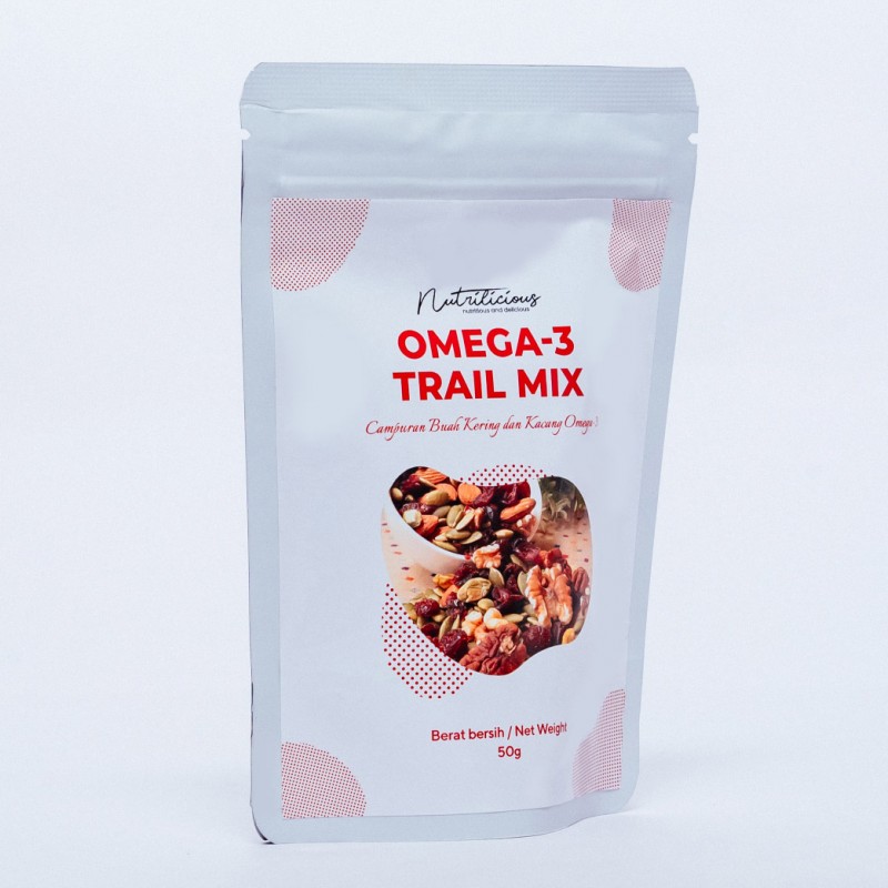 [CLEARANCE] NUTRILICIOUS Omega 3 Trail Mix Nuts Mixed Nuts and dried fruits 50g (EXP: 1/2026)