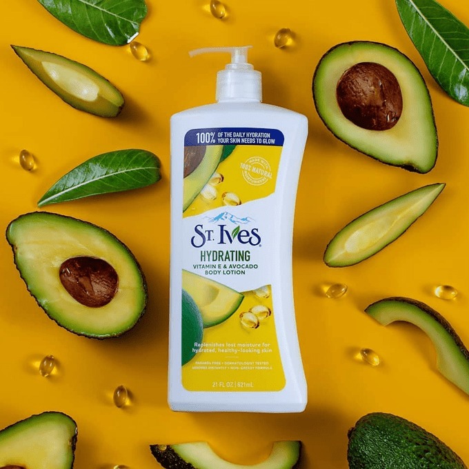 ST IVES BODY LOTION 400ML - HYDRATING VITAMIN E & AVOCADO